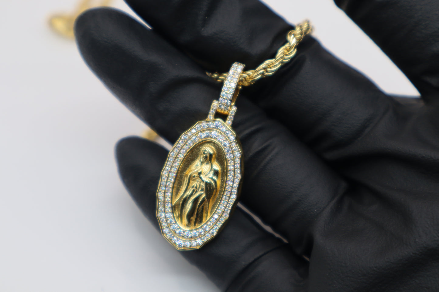 925S (14K) & VVS Moissanite Virgin Mary Pendant